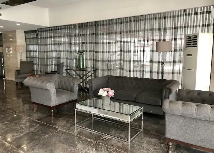 500mbps Wi-fi 2 Largest 2 Bdrm In Grand Residences Apartment *