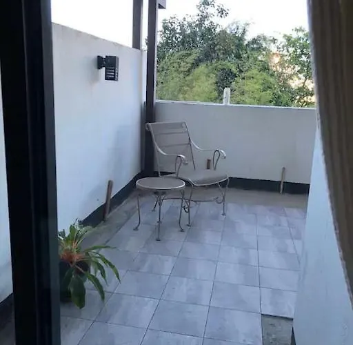 500mbps Wi-fi 2 Largest 2 Bdrm In Grand Residences Apartment