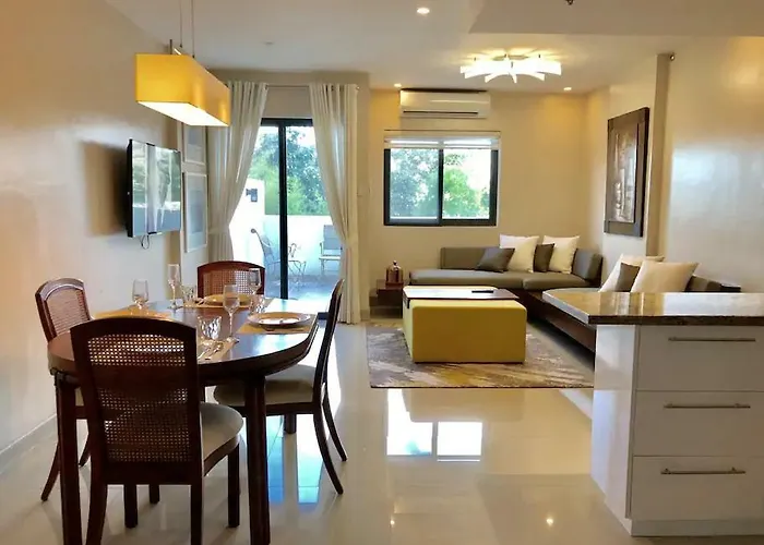 500mbps Wi-fi 2 Largest 2 Bdrm In Grand Residences Apartment *