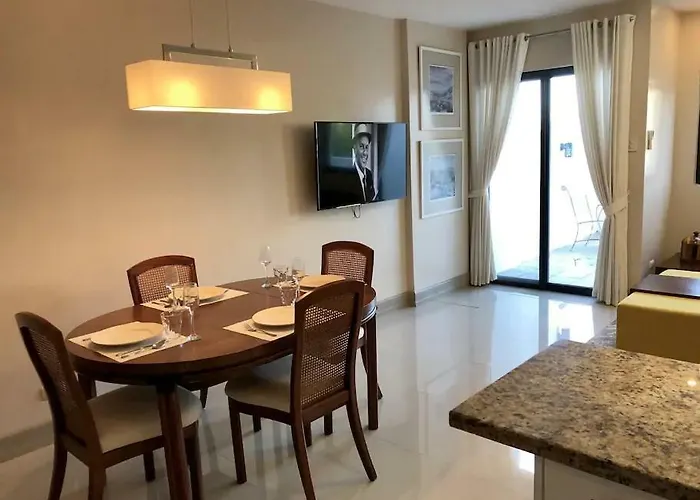 Apartment 500mbps Wi-fi 2 Largest 2 Bdrm In Grand Residences *
