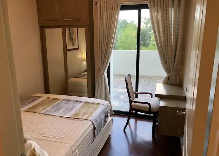 Apartment 500mbps Wi-fi 2 Largest 2 Bdrm In Grand Residences *