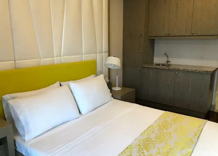 500mbps Wi-fi 2 Largest 2 Bdrm In Grand Residences