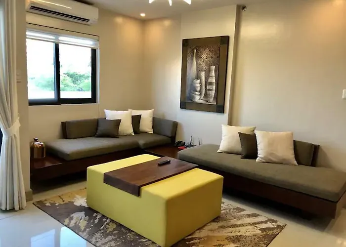 500mbps Wi-fi 2 Largest 2 Bdrm In Grand Residences Apartment *